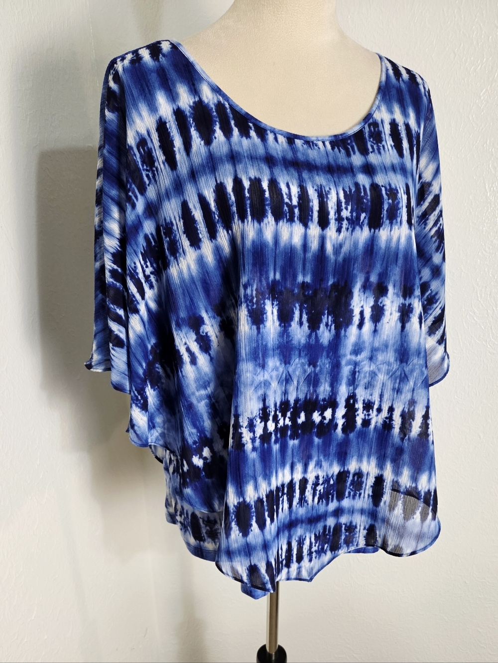 Alfred Dunner Blue Tie-Dye Flowy Top, Size Large - Picture 3 of 9
